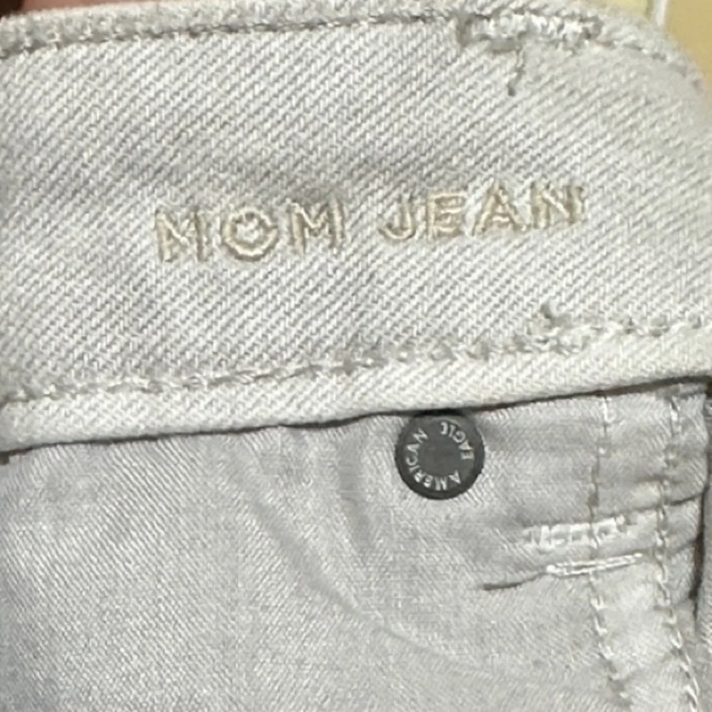American Eagle Outfitters Light Gray Distressed Boyfriend Jeans - Picture 5 of 5
